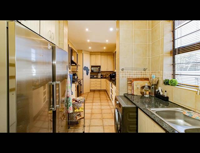 4 BEDROOM FREEHOLD FOR SALE IN BRACKENDOWNS